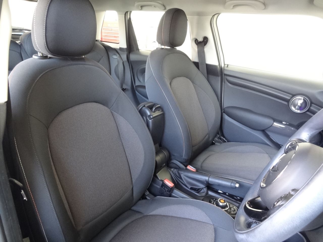 F55 MINI Cooper 5-Door Hatch LCI