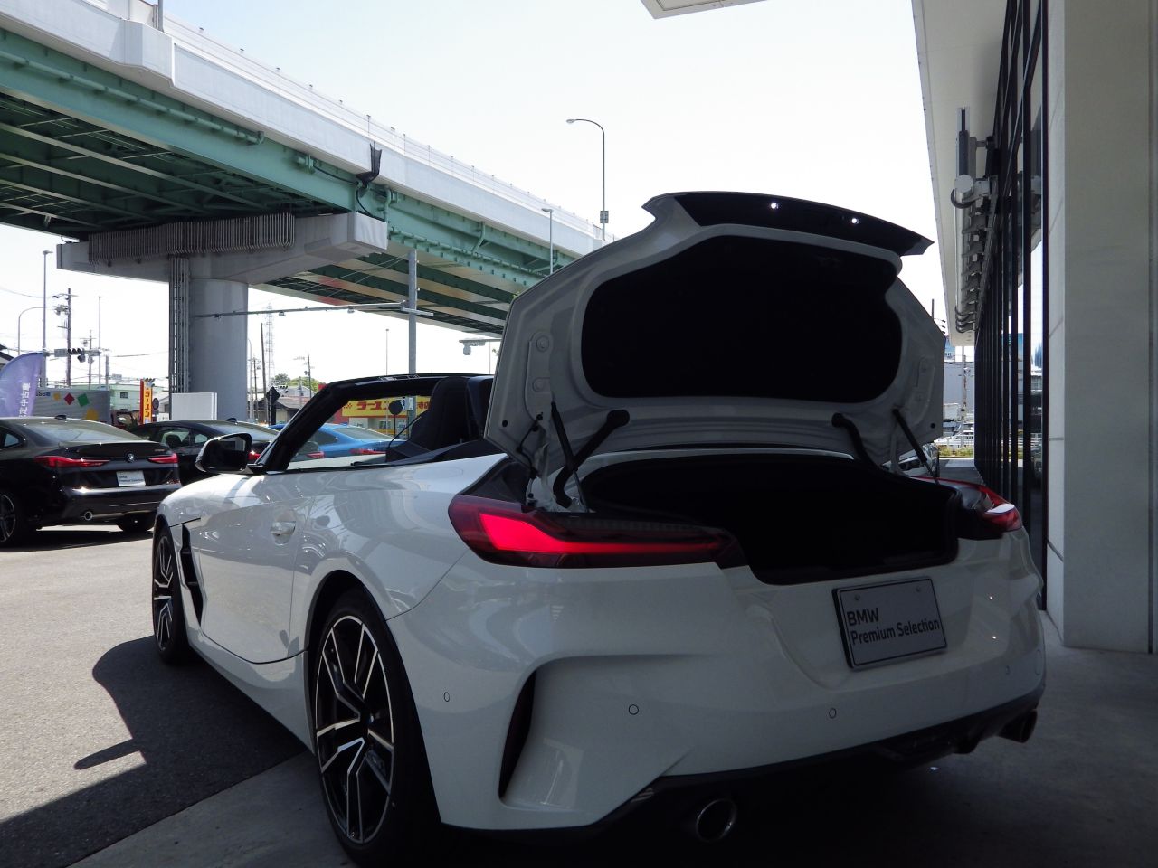 G29 z4 sDrive20i RHD