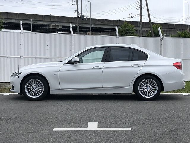 320D SEDAN RHD