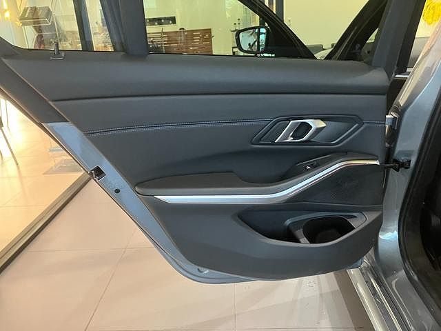 320d xDrive Berline RHD