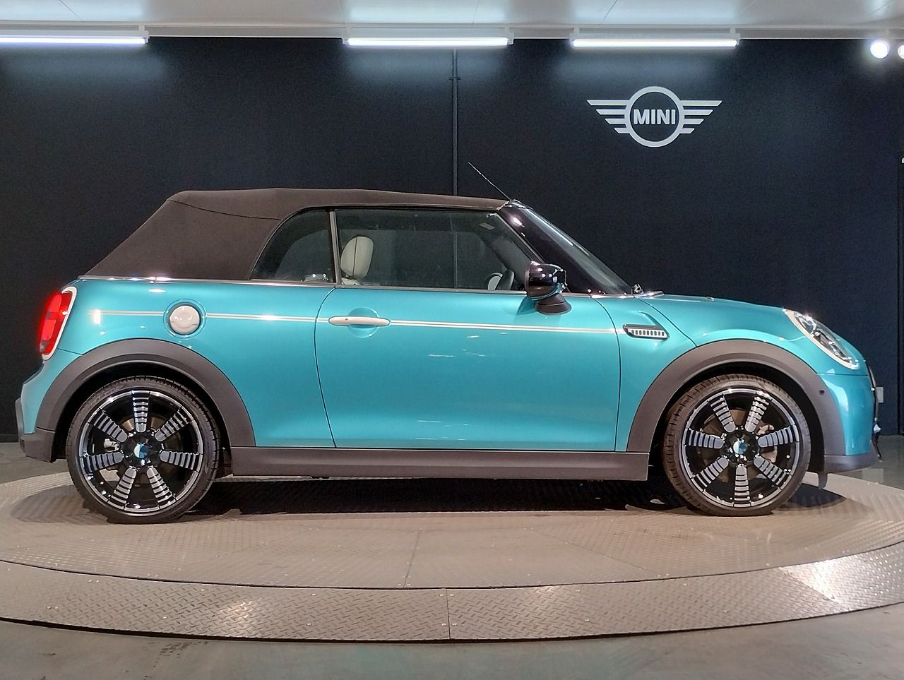 MINI Cooper S Convertible RHD