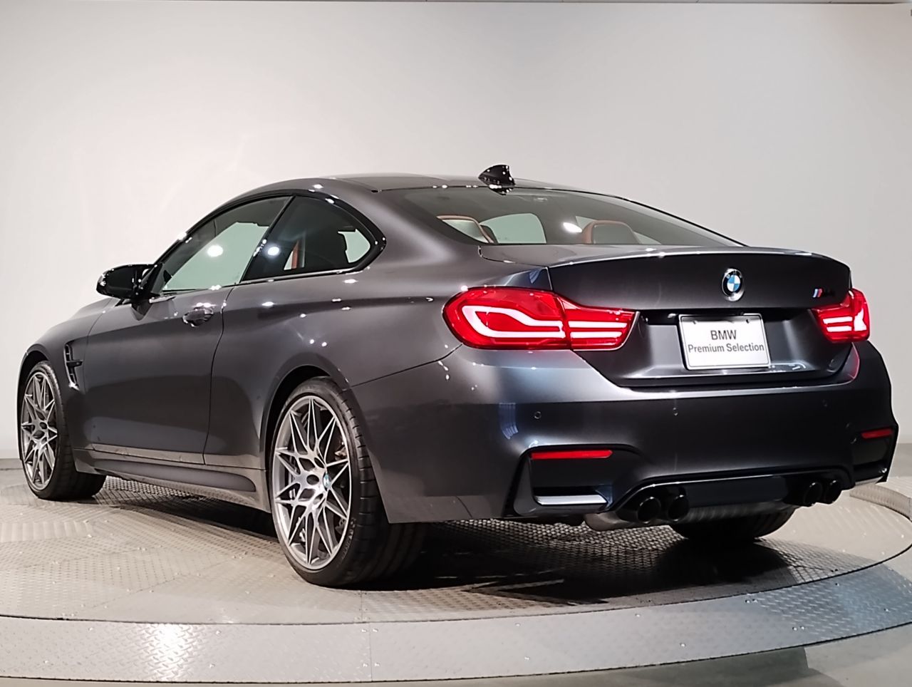 M4 CO