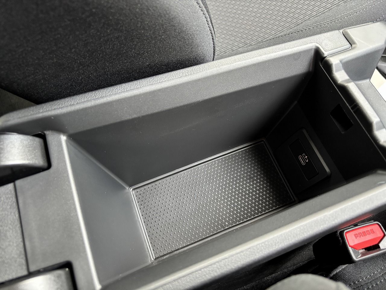 F40 118d Sports Hatch 5-door B47 2.0d