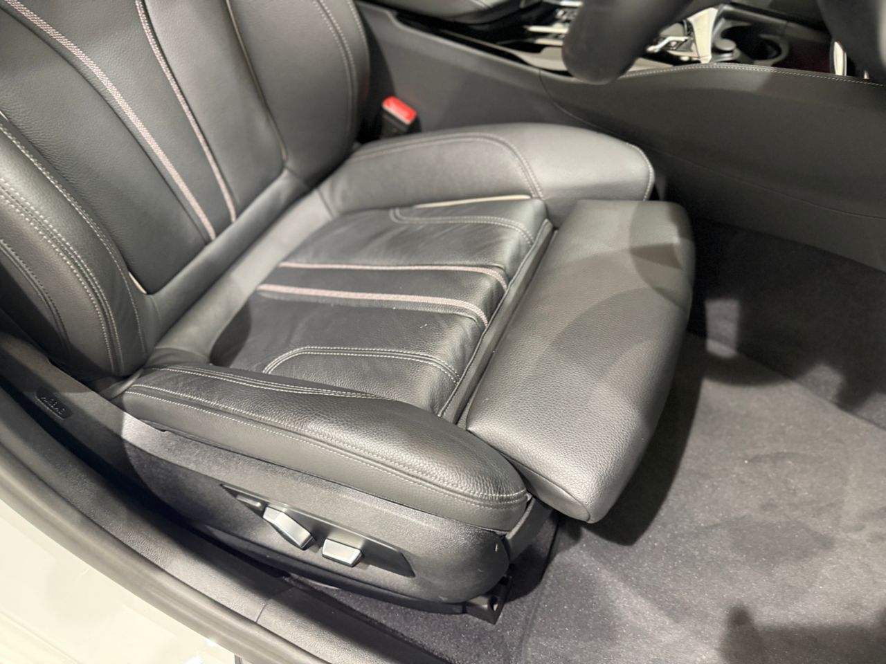 520d xDrive Sedan RHD