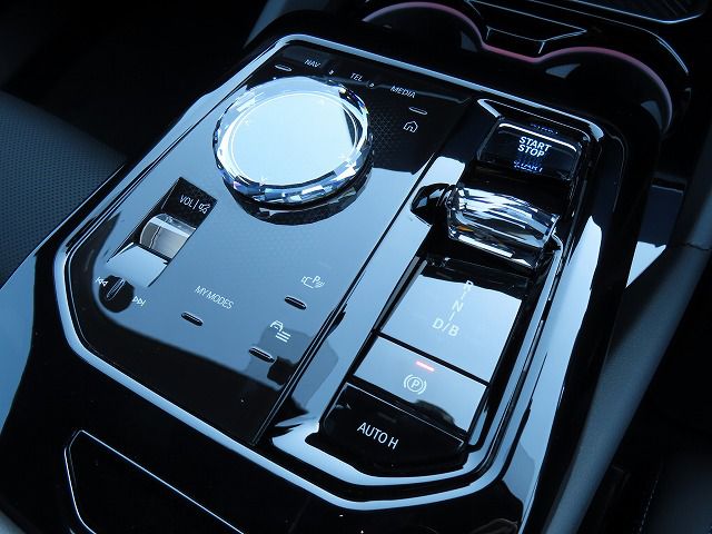 BMW i5 eDrive40 Sedan RHD