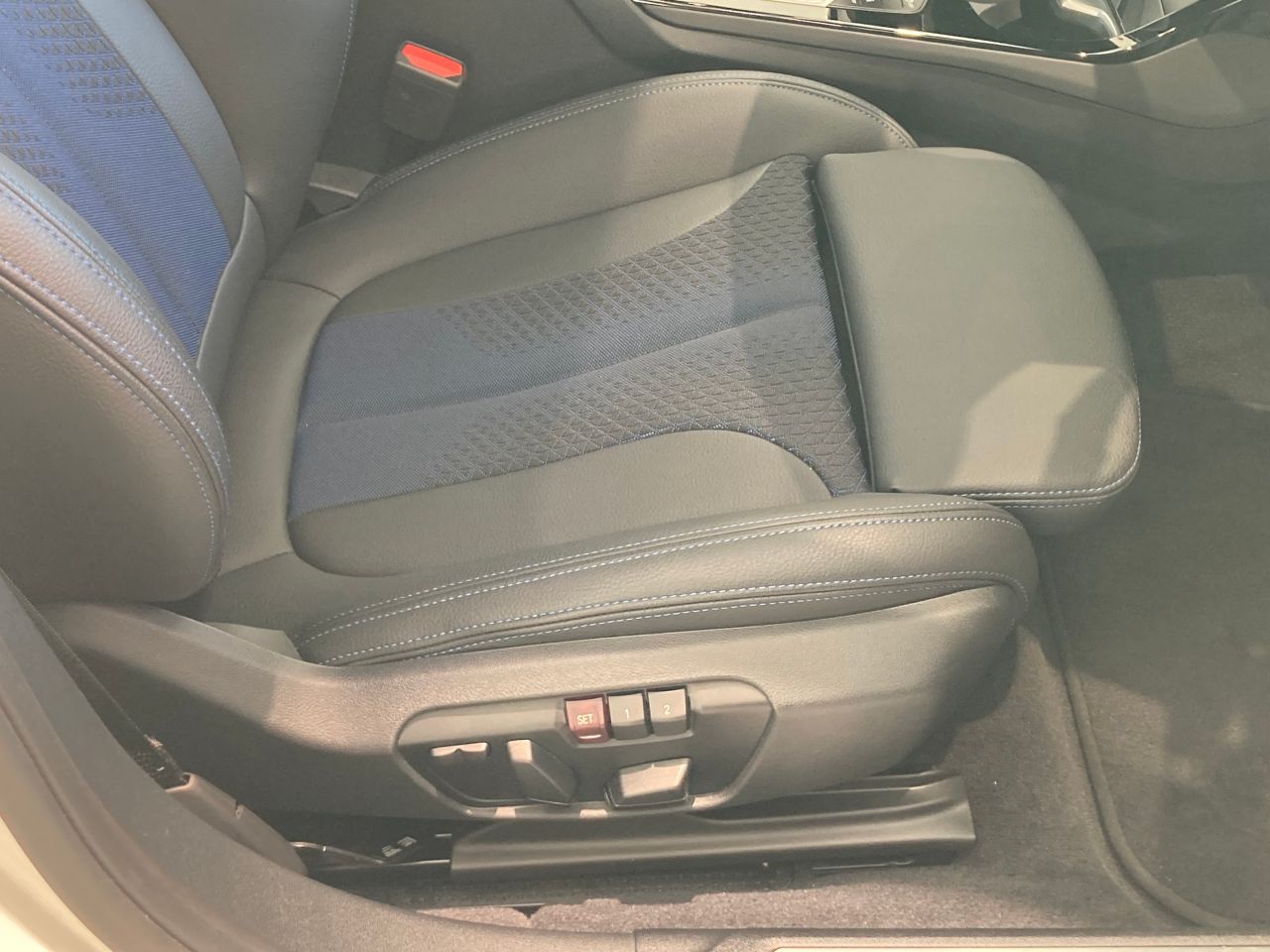 F40 118d Sports Hatch 5-door B47 2.0d