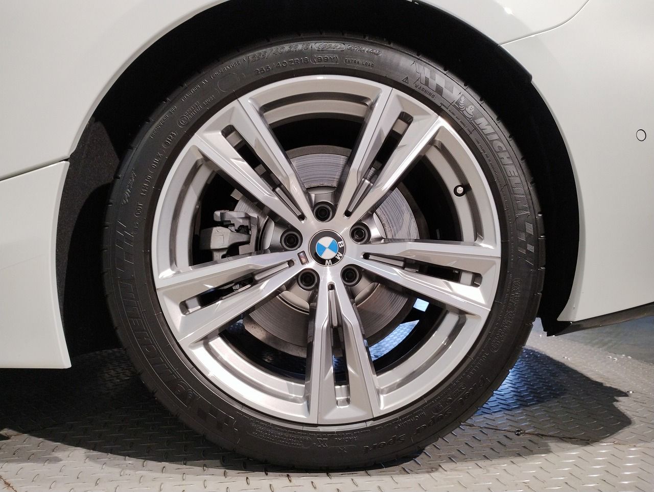 G29 z4 sDrive20i RHD
