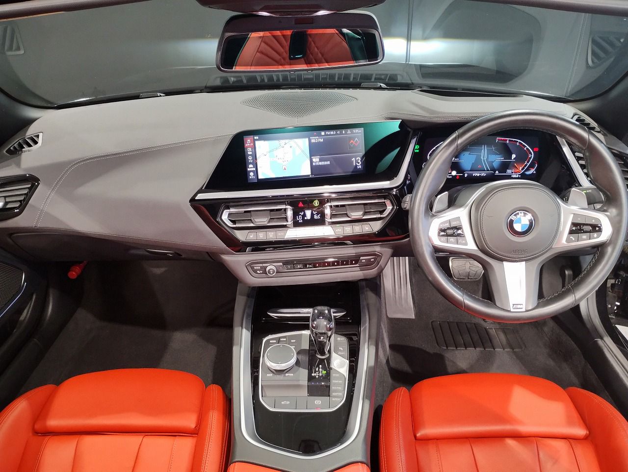 G29 z4 sDrive20i RHD