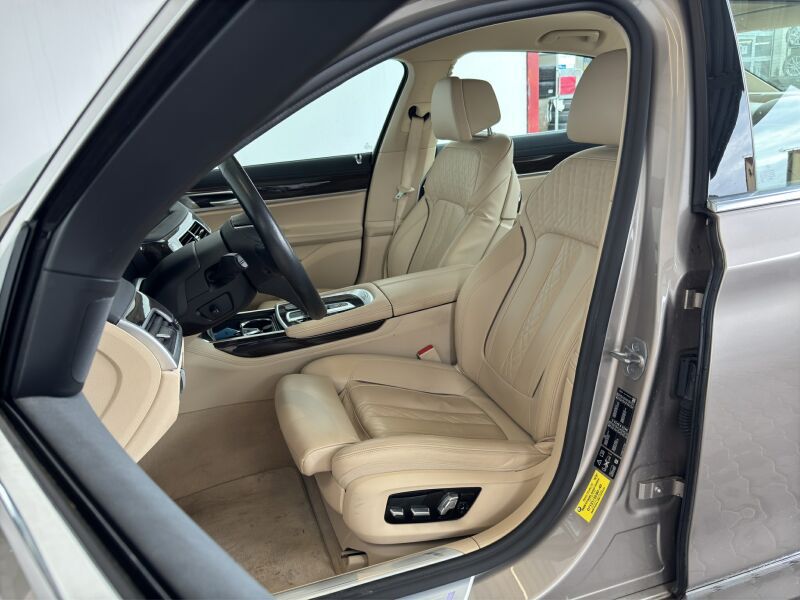 BMW 740