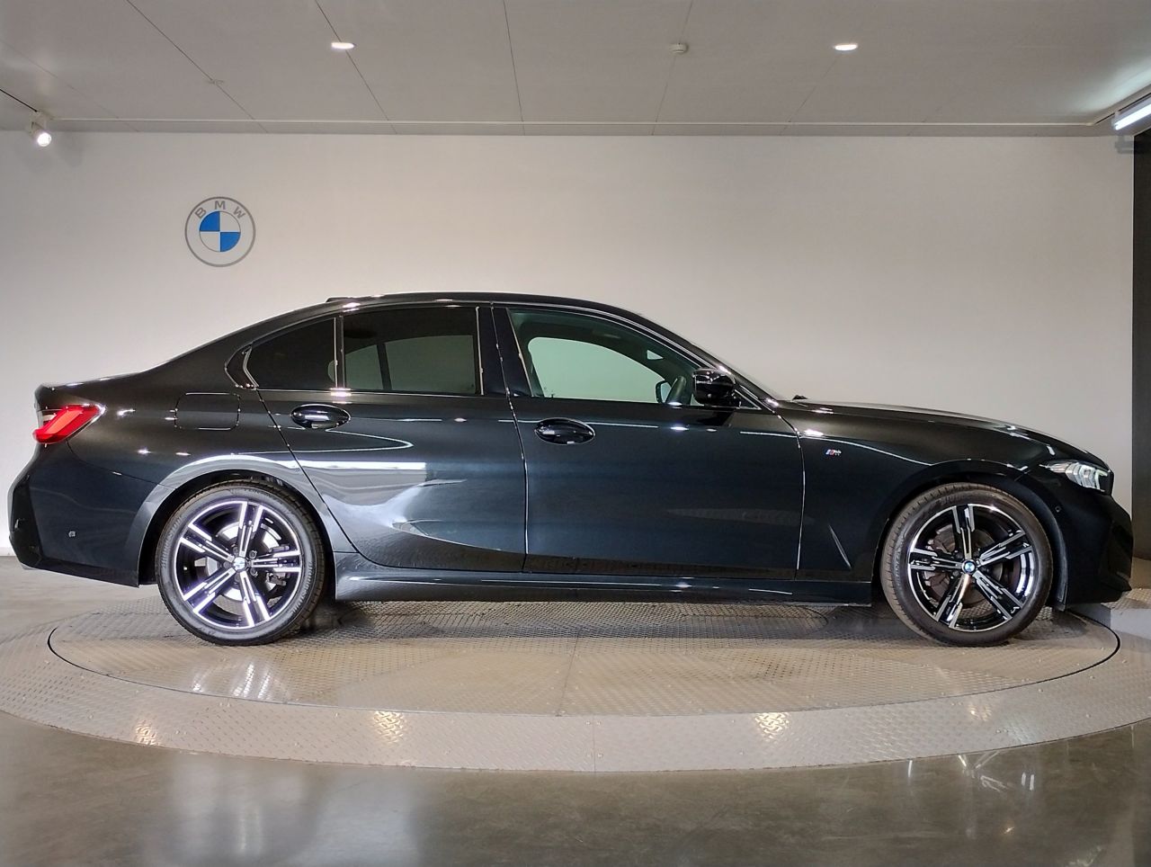320d xDrive Berline RHD