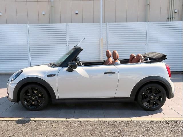 MINI Cooper S Convertible RHD