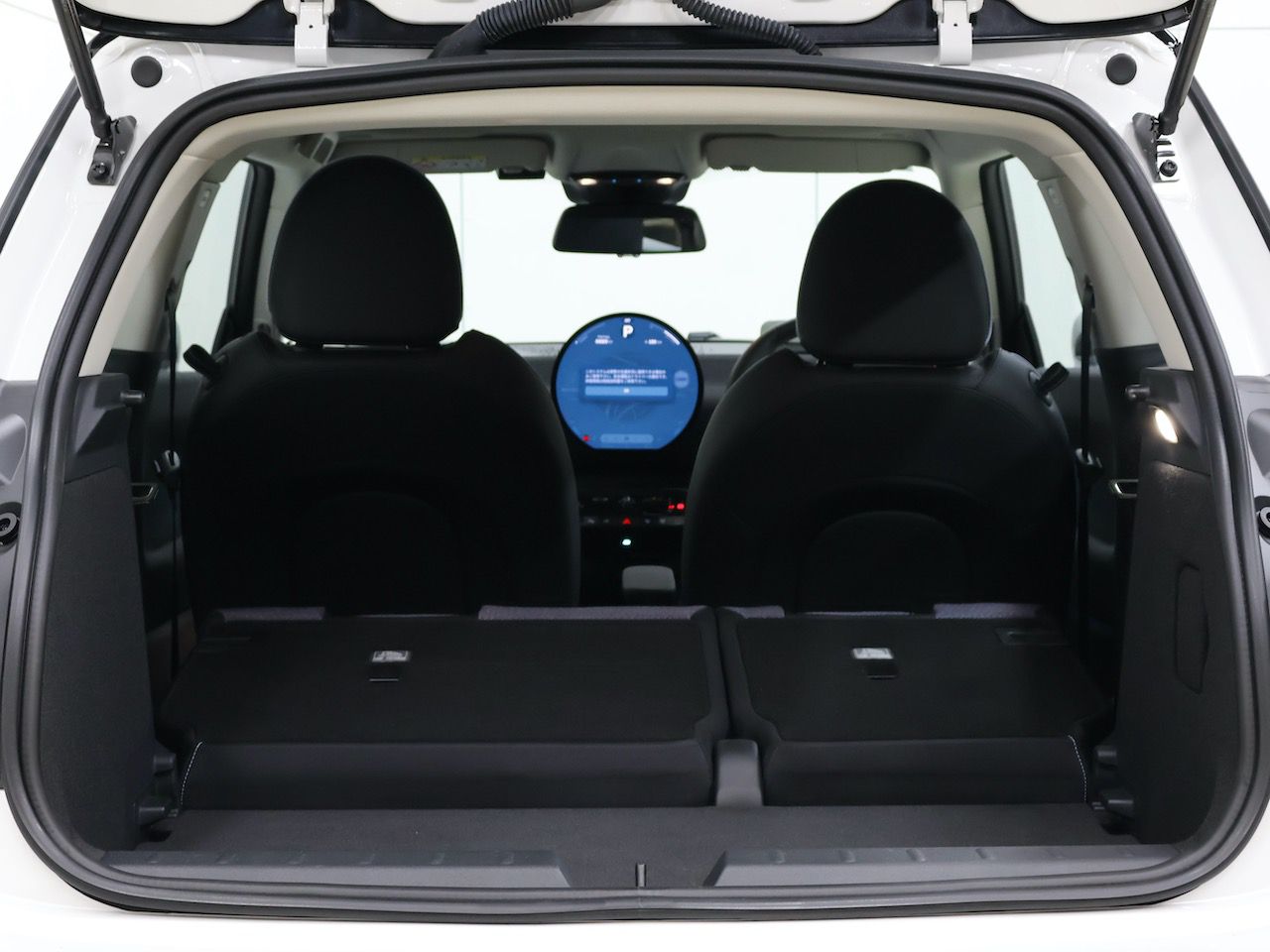 J01 MINI Cooper E