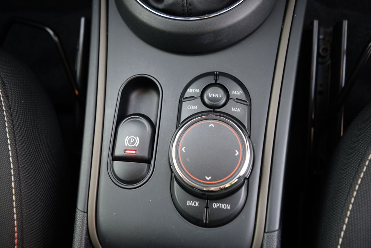 MINI CROSSOVER COOPER D