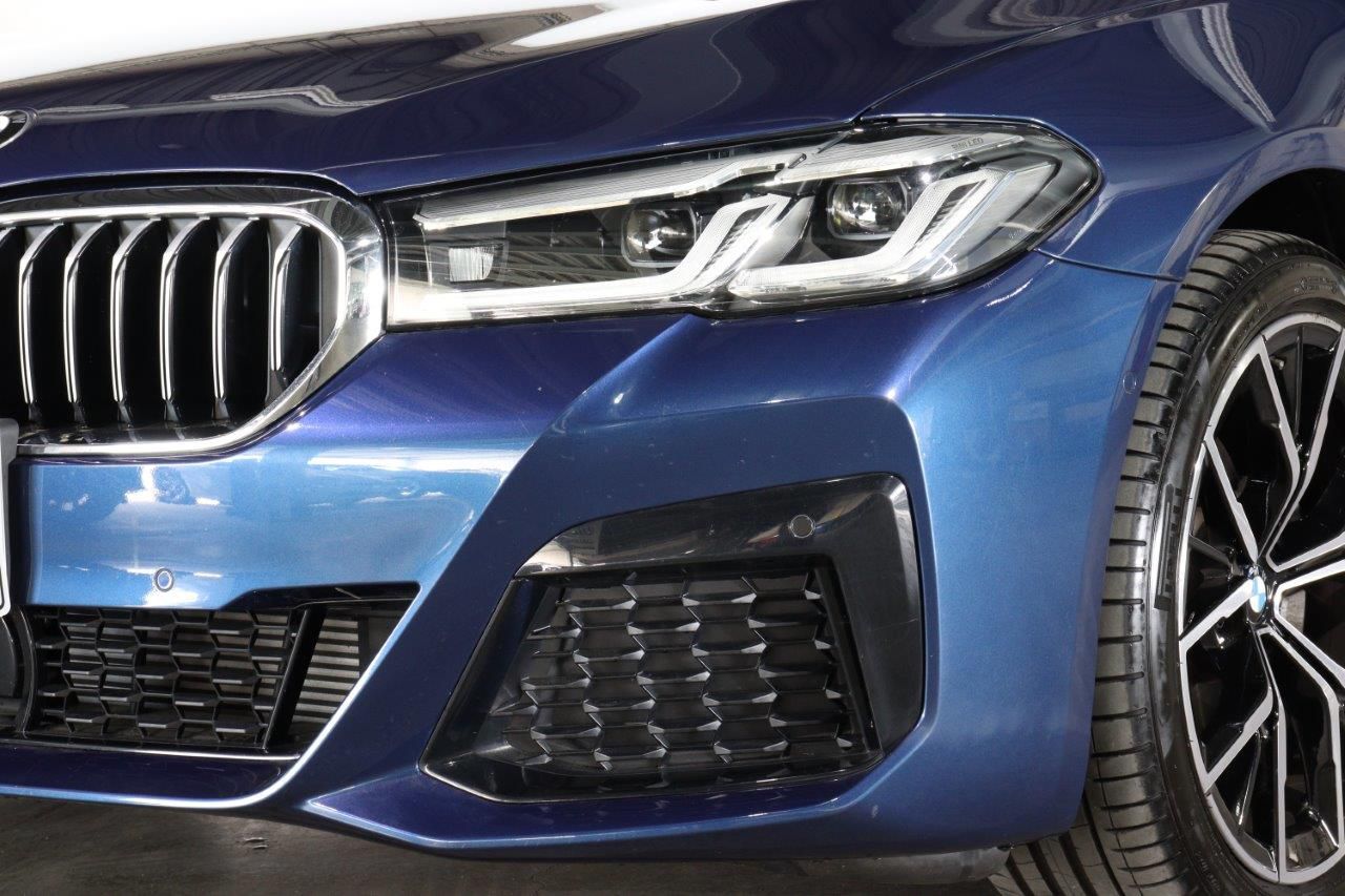 520d xDrive Sedan RHD