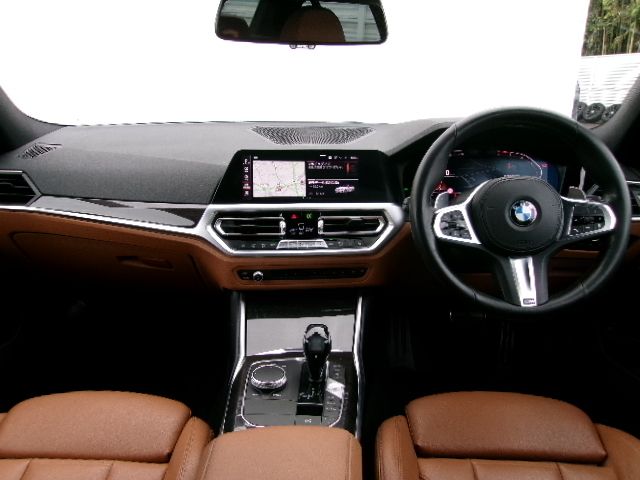 G20 320d xDrive RHD Saloon