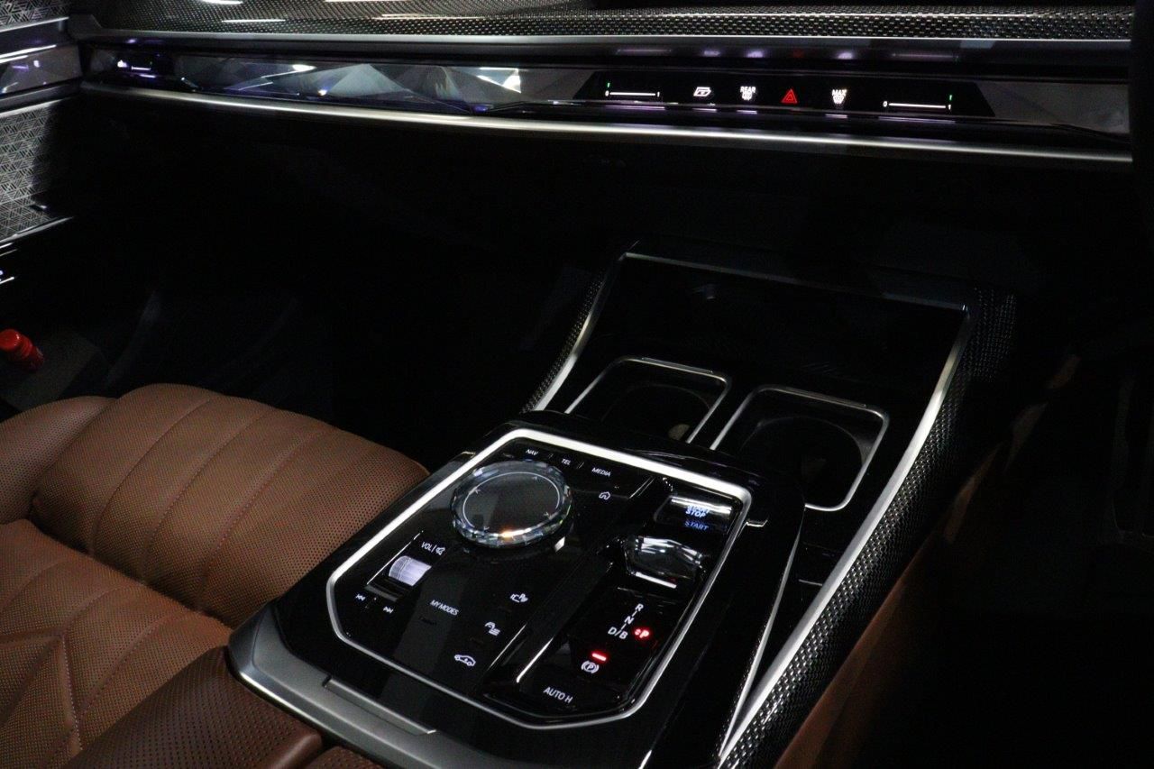 i7 xDrive60 Sedan RHD