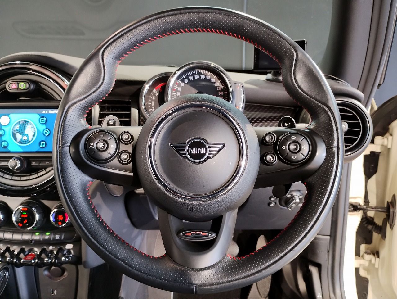 F56 COOPER S D(AT)