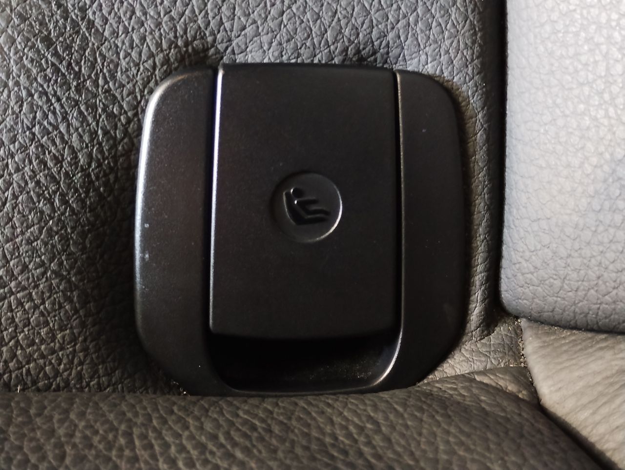 118D 5DOOR RHD