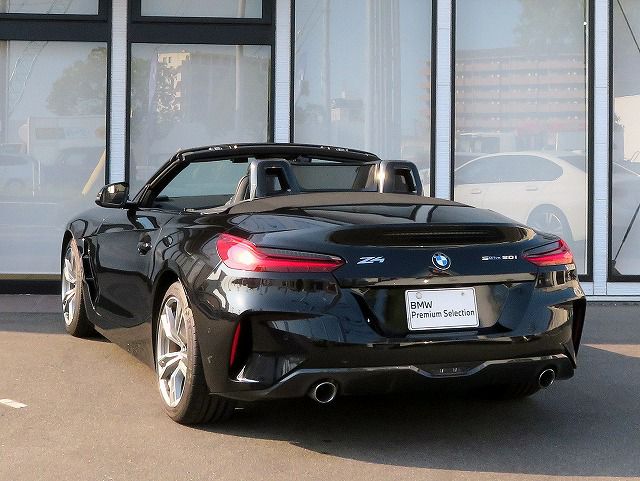 G29 z4 sDrive20i RHD