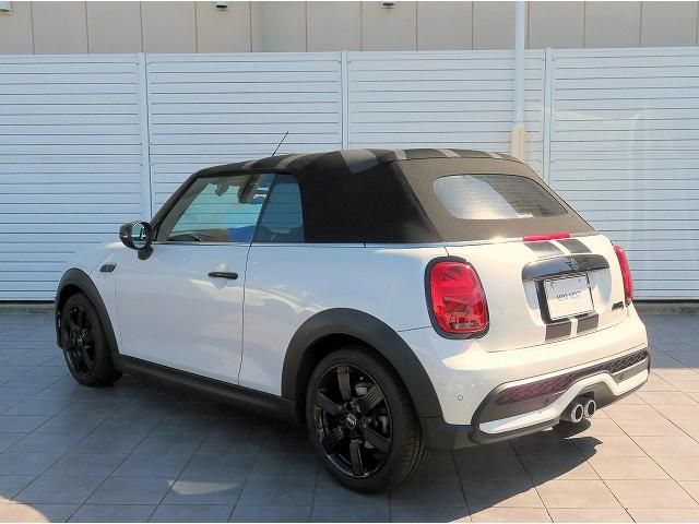 MINI Cooper S Convertible RHD