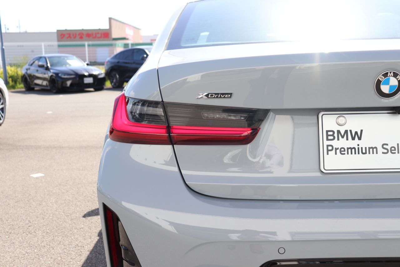 320d xDrive Berline RHD