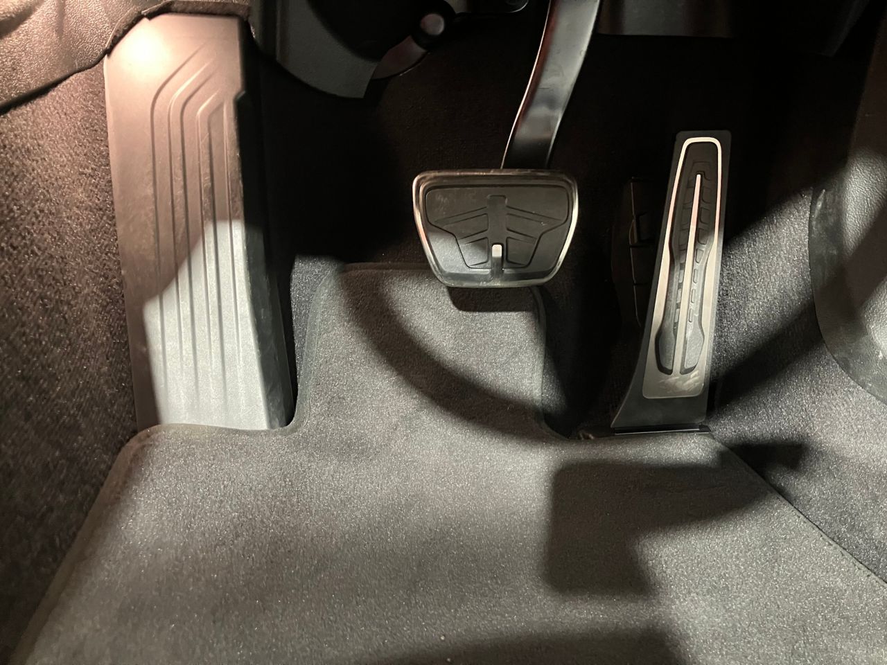 G29 z4 sDrive20i RHD