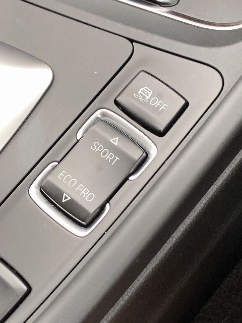 320D SEDAN RHD