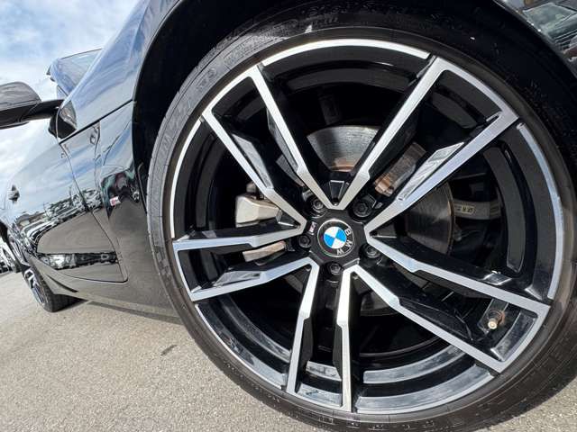 G29 z4 sDrive20i RHD