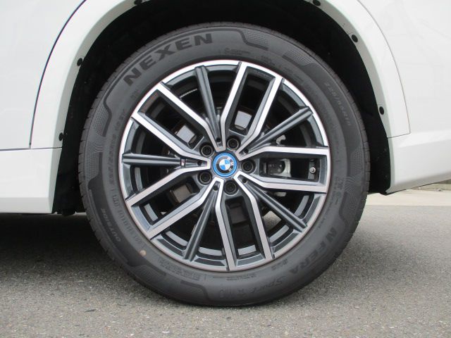 U11 iX1 xDrive30