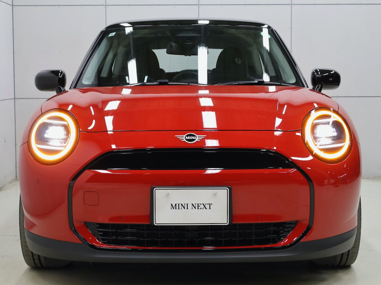 J01 MINI Cooper E