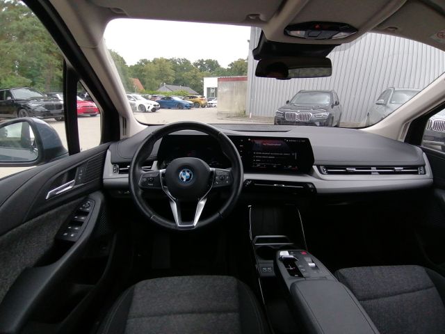 BMW 225