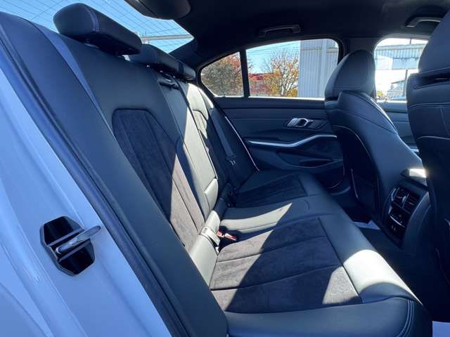 320d xDrive Berline RHD