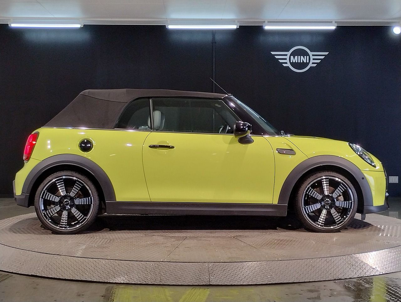 MINI Cooper S Convertible RHD