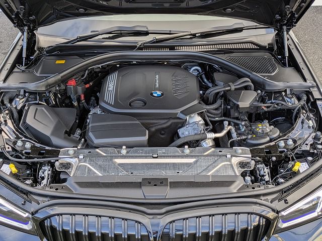 320d xDrive Berline RHD