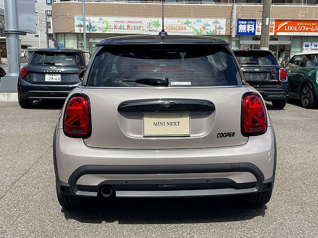 MINI Cooper F56 RHD