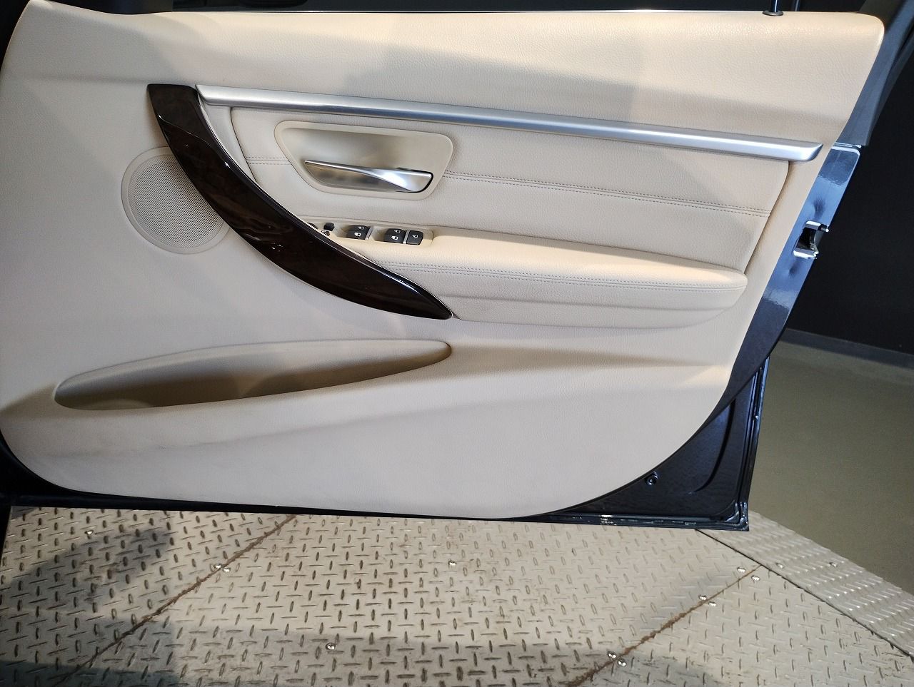320D TOURING RHD