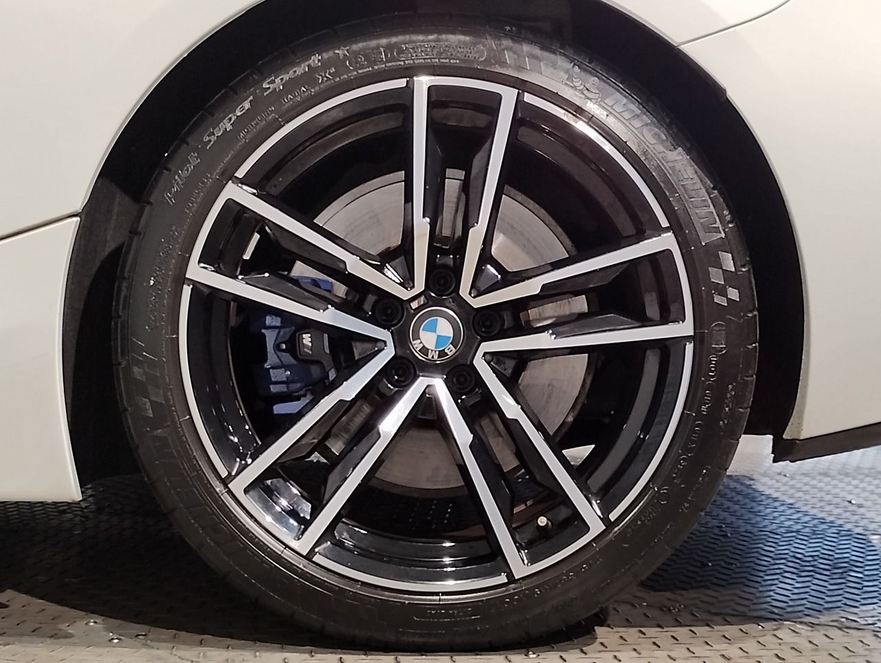 G29 z4 sDrive20i RHD