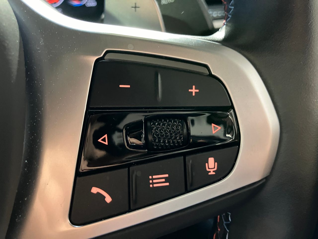 G02 X4 M40i RHD LCI