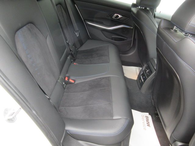 320d xDrive Berline RHD