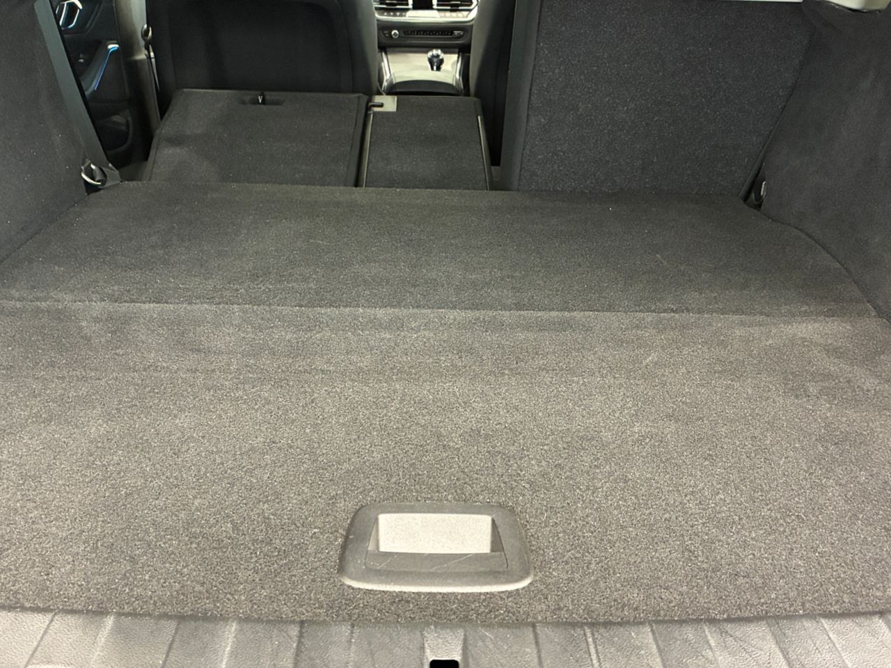 G20 330e Saloon RHD