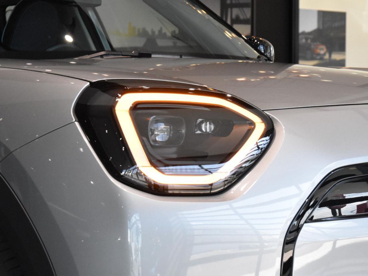 J05 MINI Aceman E