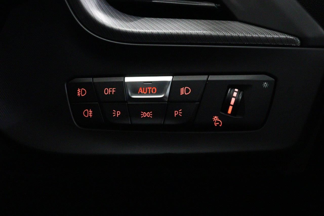 F40 118d Sports Hatch 5-door B47 2.0d