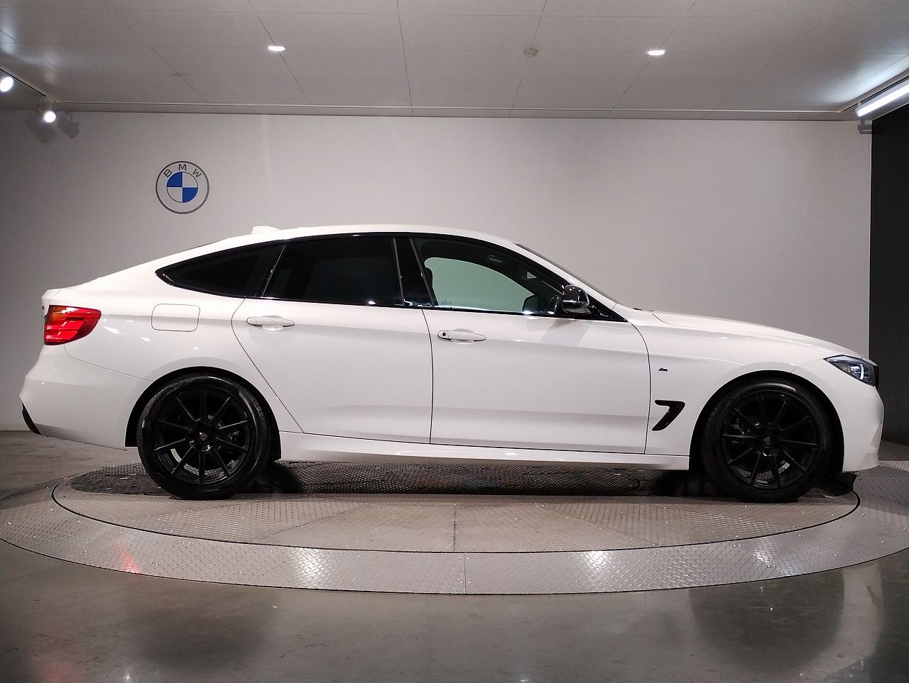 320I GRANTURISMO RHD