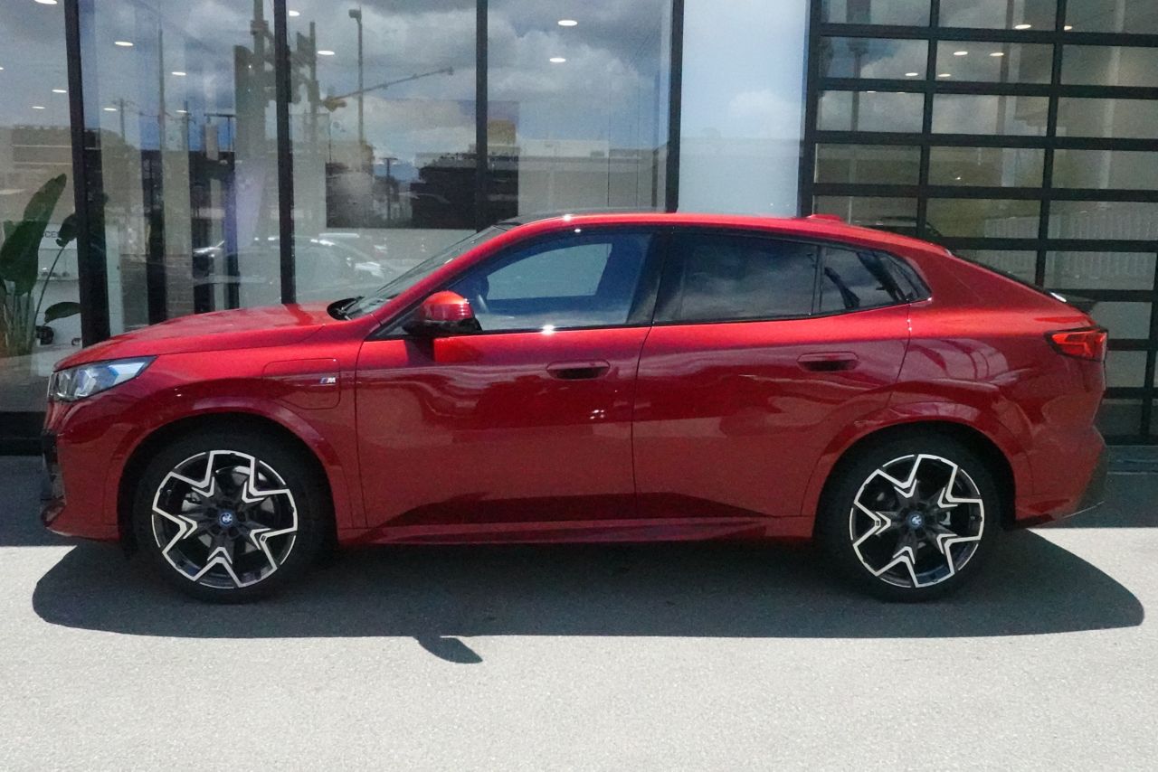 iX2 xDrive30 MSP