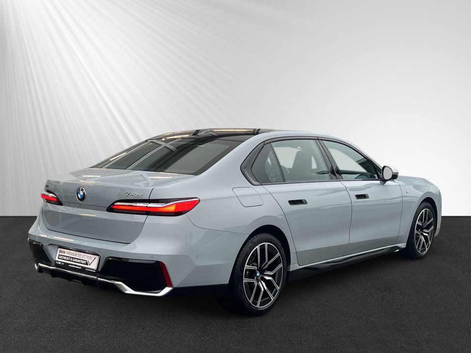 BMW 740