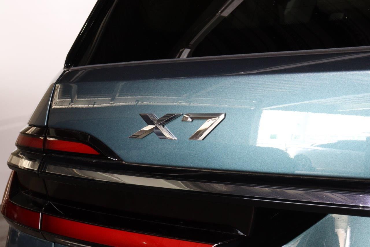 X7 xDrive40d RHD US