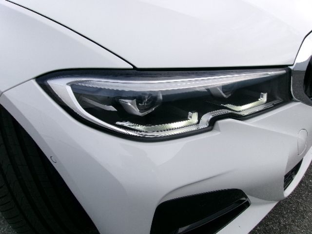 G20 320d xDrive RHD Saloon