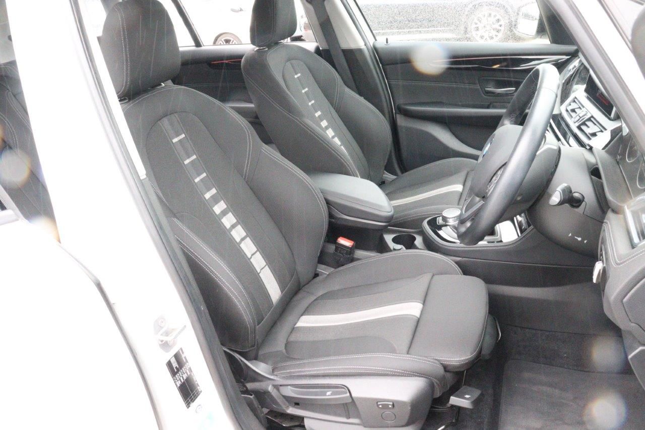 220I GRAN TOURER RHD