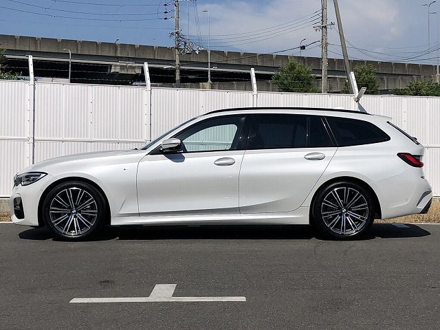 G21 320i RHD