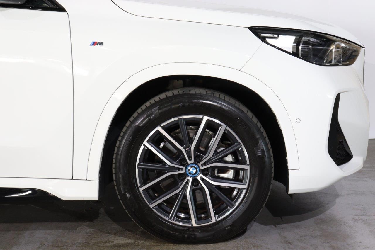 U11 iX1 xDrive30